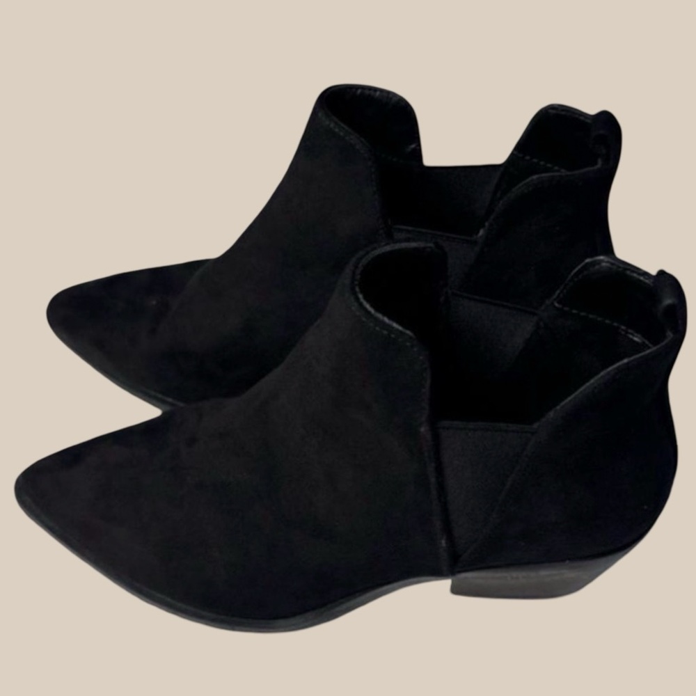 Universal Thread Sylvie Faux Suede Boots Memory Foam - Lightly Worn Size 6